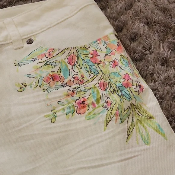 New Lauren Conrad Shorts - Picture 4 of 11